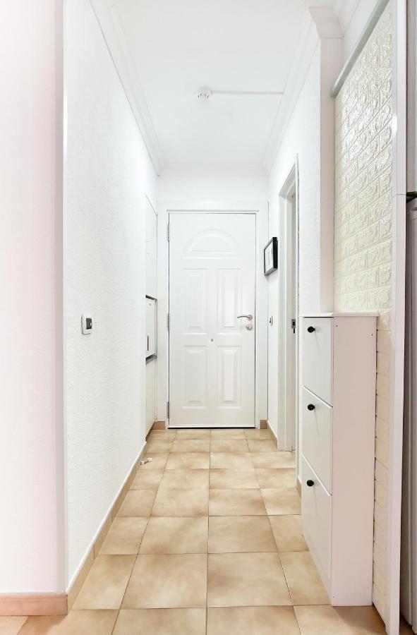 Korallia Guesthouse Castle Harbour Los Cristianos  Ngoại thất bức ảnh