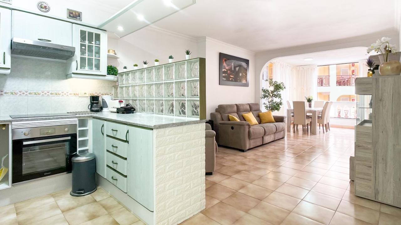 Korallia Guesthouse Castle Harbour Los Cristianos  Ngoại thất bức ảnh
