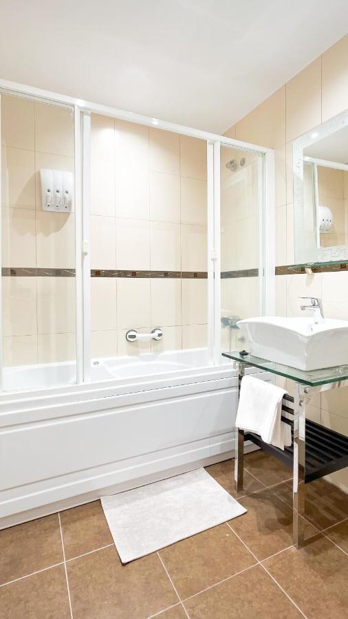 Korallia Guesthouse Castle Harbour Los Cristianos  Ngoại thất bức ảnh