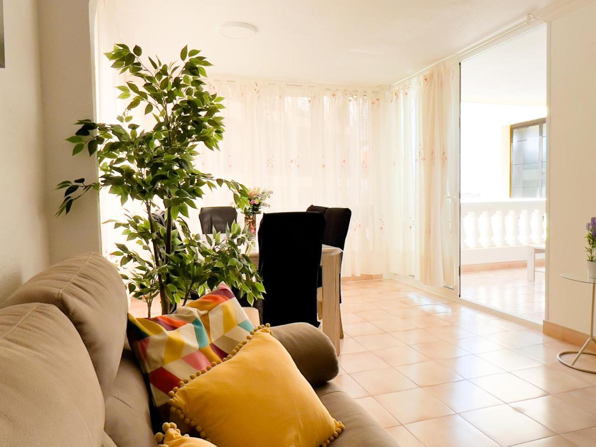 Korallia Guesthouse Castle Harbour Los Cristianos  Ngoại thất bức ảnh